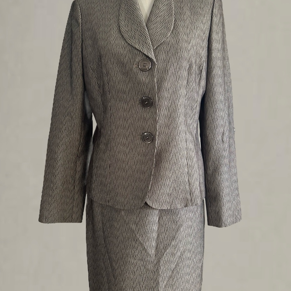 Gray Textured Blazer and Skirt Set - Picture 6 of 7